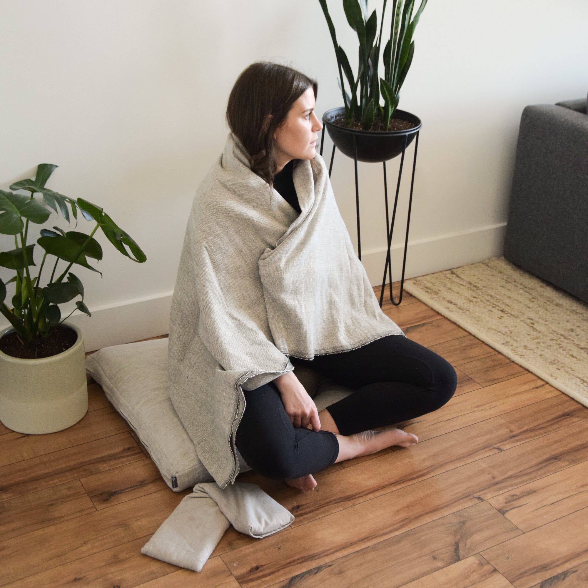 woman meditating on the sit set